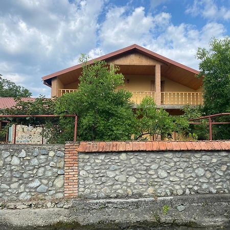 Old House Hotel Lagodekhi Bagian luar foto